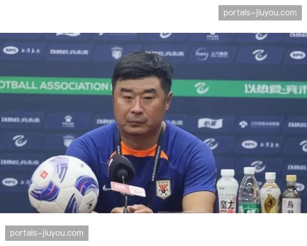 韩鹏五后卫稳守反击，泰山首轮仅35%控球率高效取三分