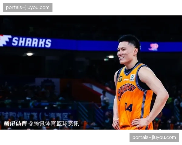 李弘权场均11.9分5.1篮板 上海锋线蓝领作用突出